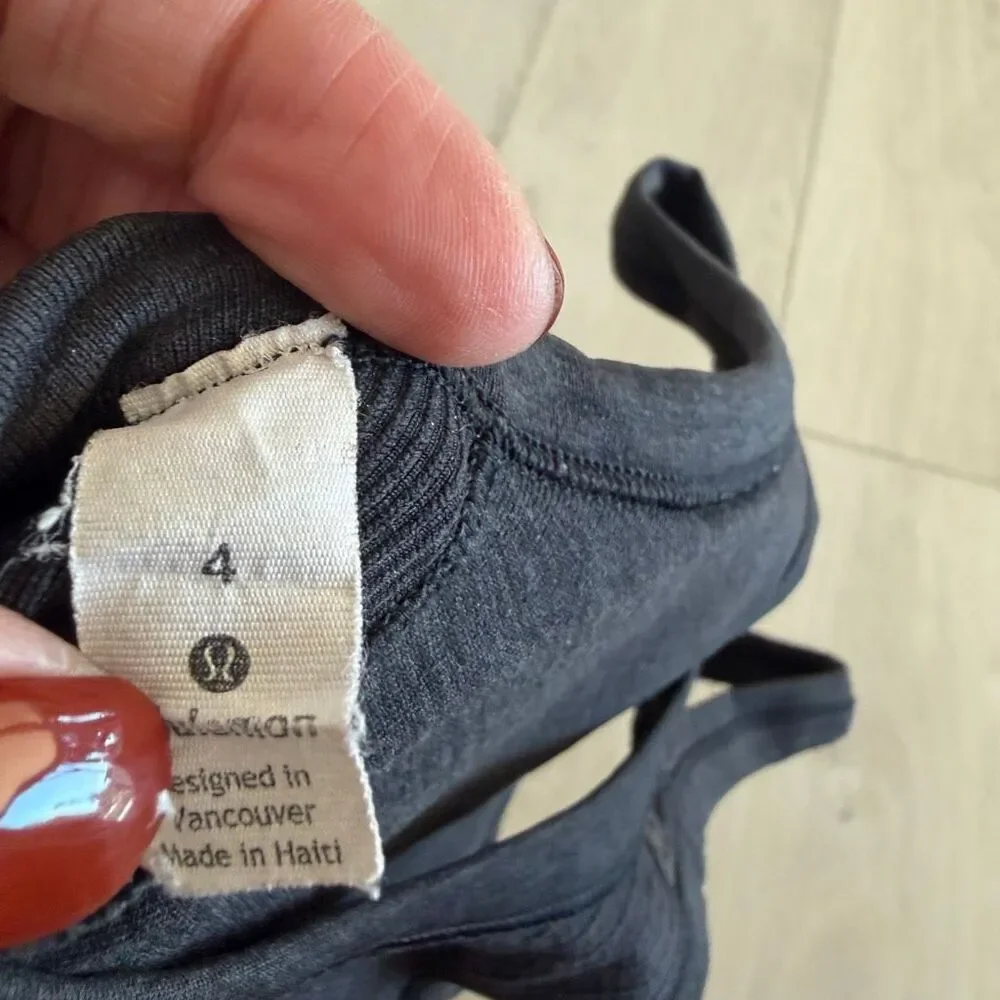 Lululemon women’s black tank top size 4